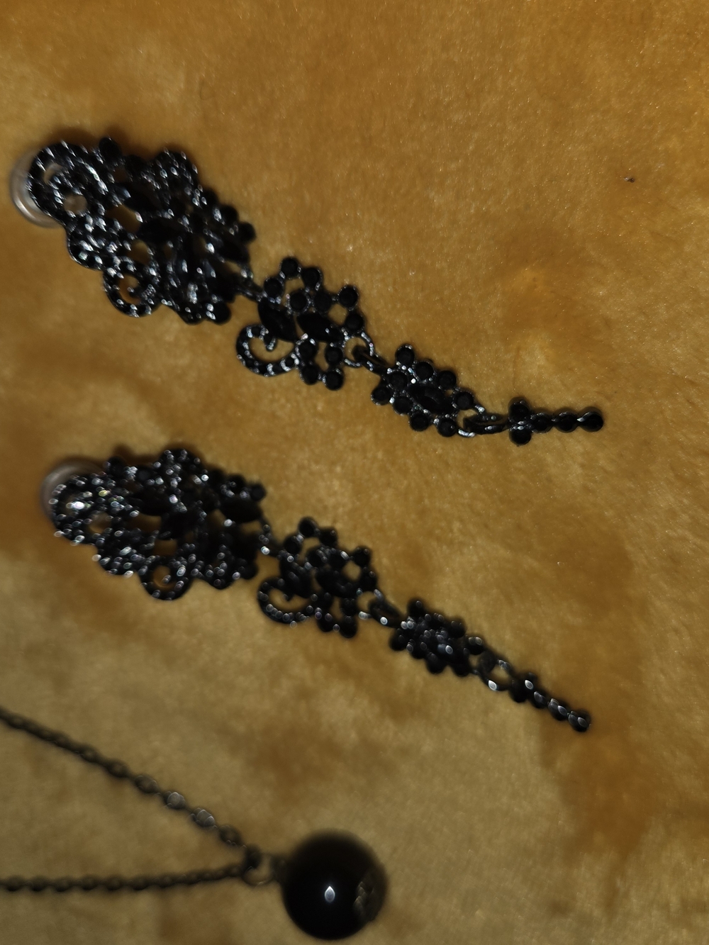 Black Lace Gothic Choker Necklace with Goth Earrings - Picture 3 of 4